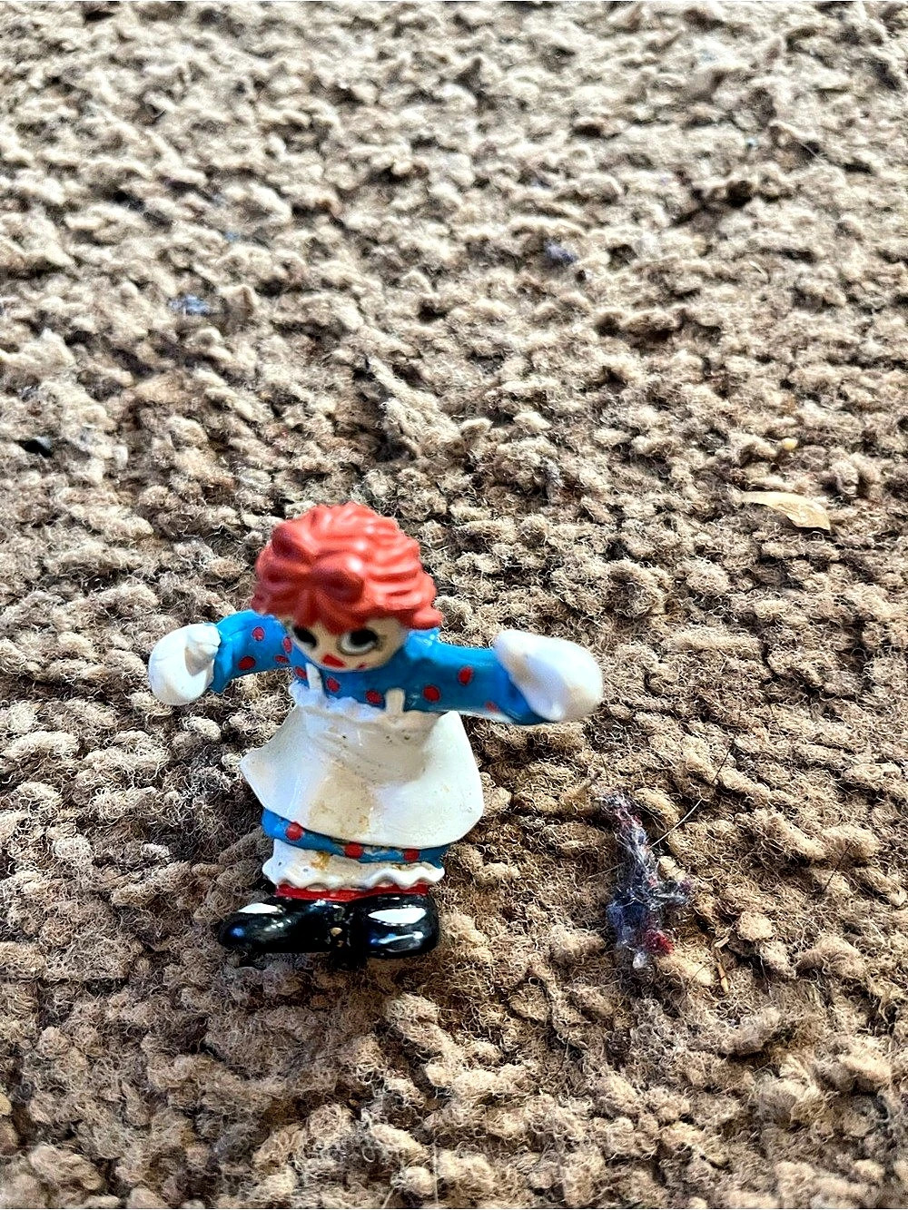 Hasbro Raggedy Ann Weeble Wobble Blue Polka Dot Action Figure